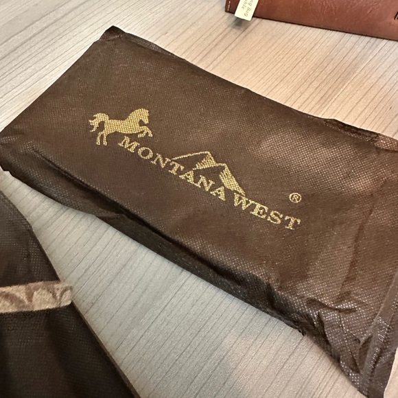 Montana West Brown Embroidered Women's Bag concealed carry section with wallet - Picture 8 of 11